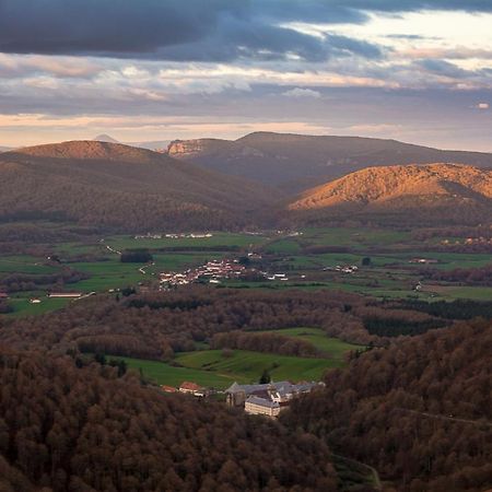 Lorentx Aterpea Burguete Εξωτερικό φωτογραφία